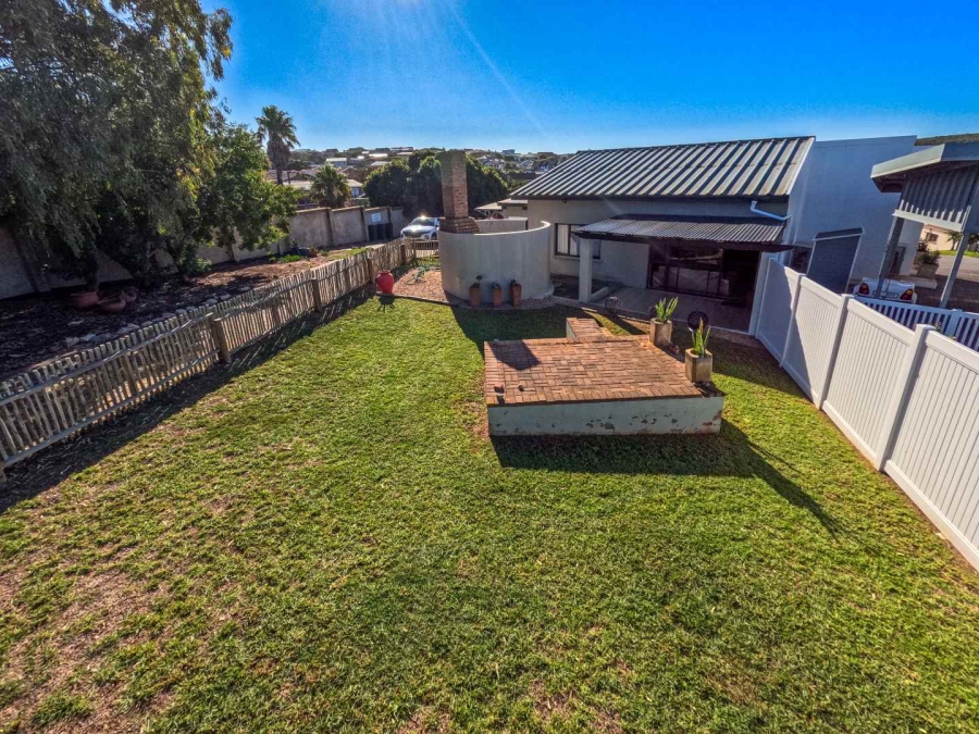 2 Bedroom Property for Sale in Stilbaai Wes Western Cape